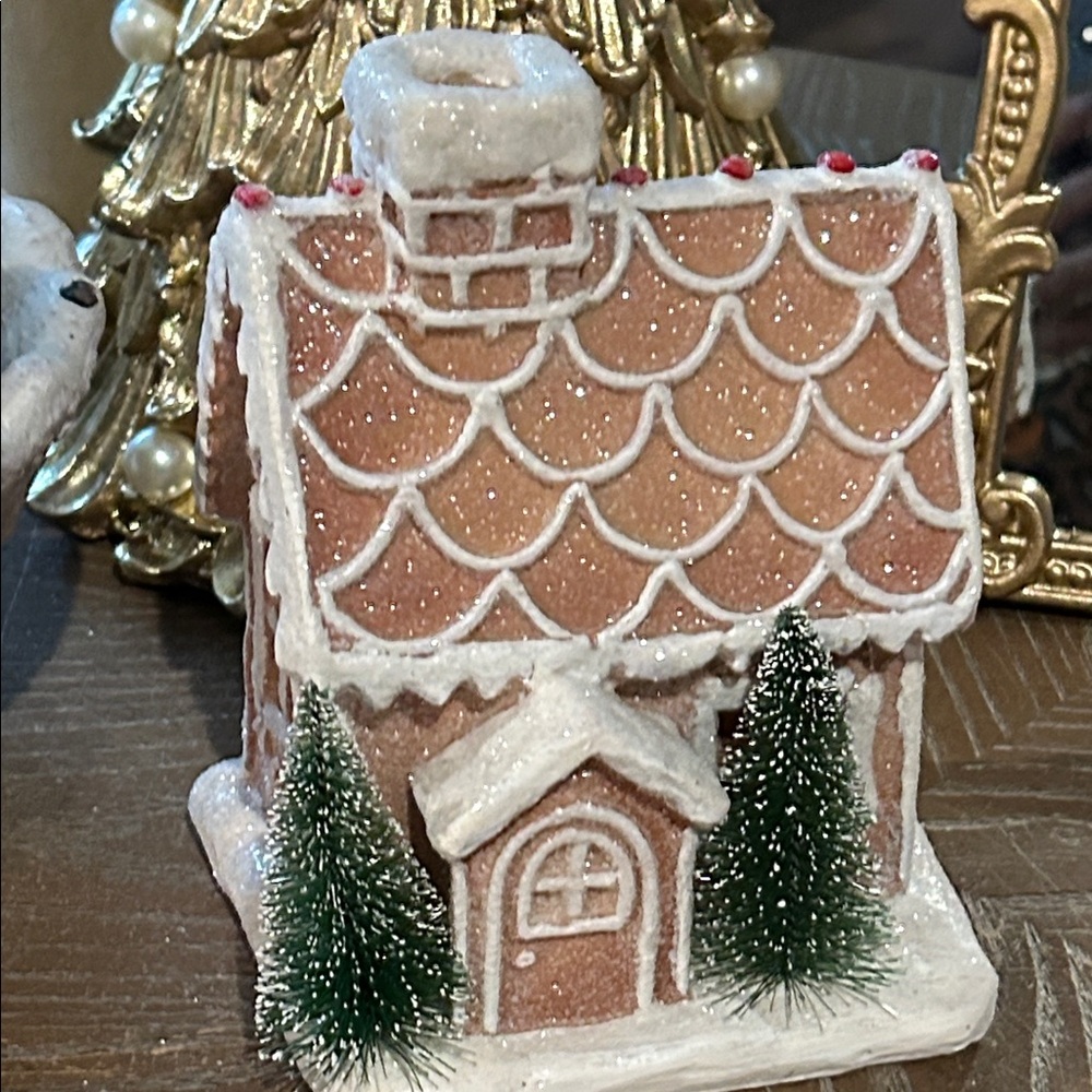 NEW! LIGHTED Christmas Holiday Gingerbread Cottage House - Picture 10 of 12